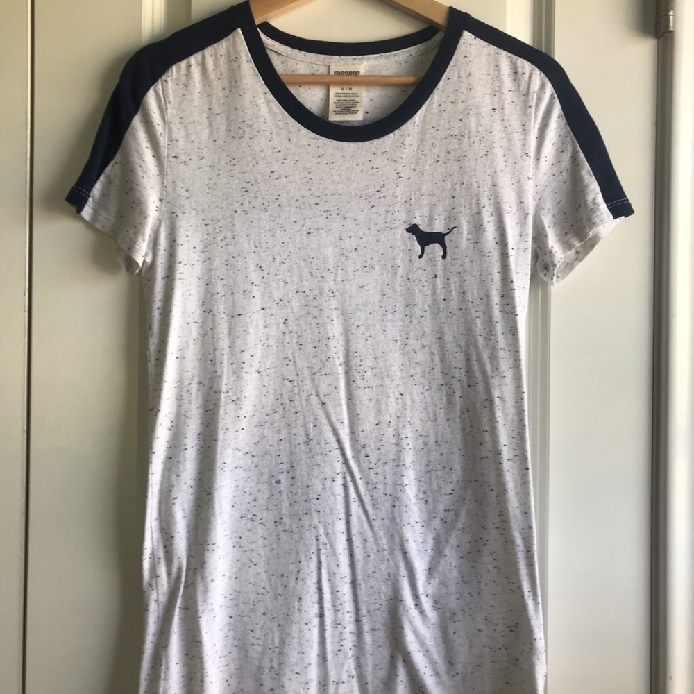 vs pink t-shirt